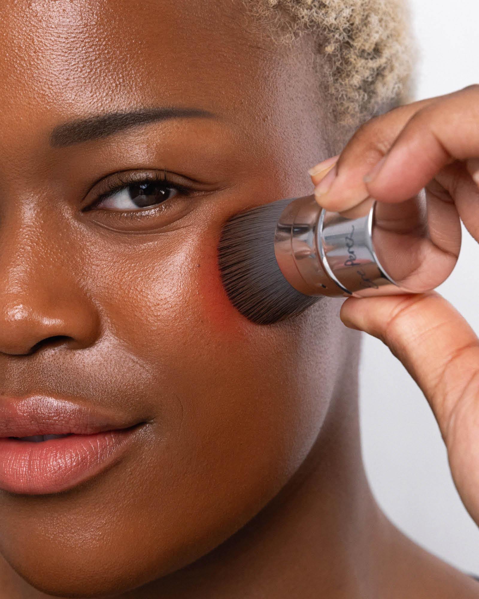 Retractable Kabuki Brush